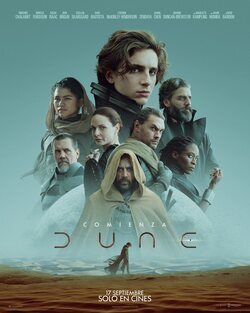 Portade de película Dune,donde aparece en el centro los rostros de 8 personajes principales de la pelicula y en la parte inferior el titulo de la película DUNE